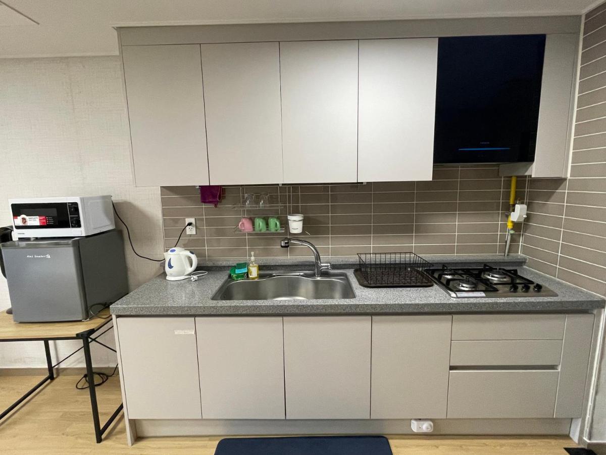 Spacious Luxury Condo W/ Kitchen Beside Hilton Clark D'Heights อังเฮเลส ภายนอก รูปภาพ